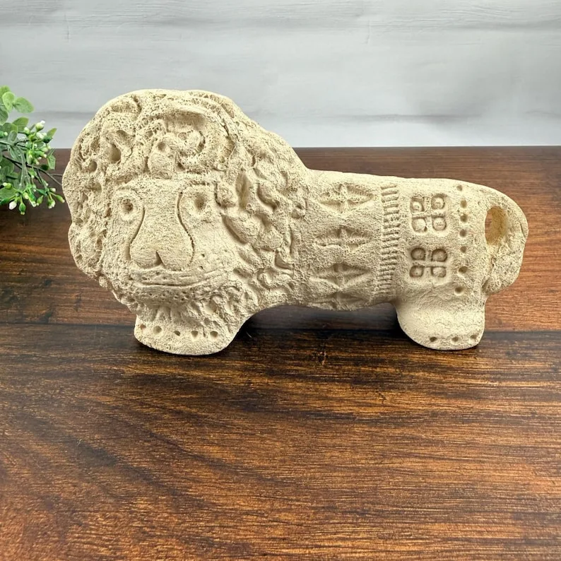 Flavia Unglazed Lion